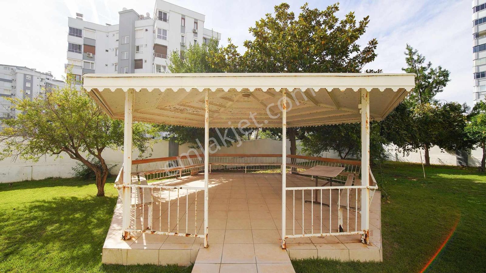 Çağlayanda Denize 150mt Mesafe Havuzlu Sitede 2+1 Geniş Satılık — fotoğraf 28