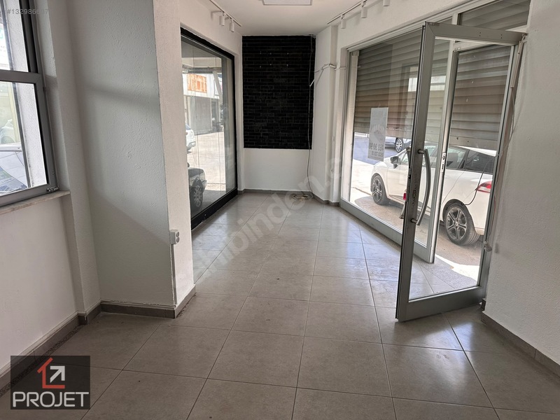 Merkez Çarşı'Da 2 Katlı Kiralık Köşe Dükkan