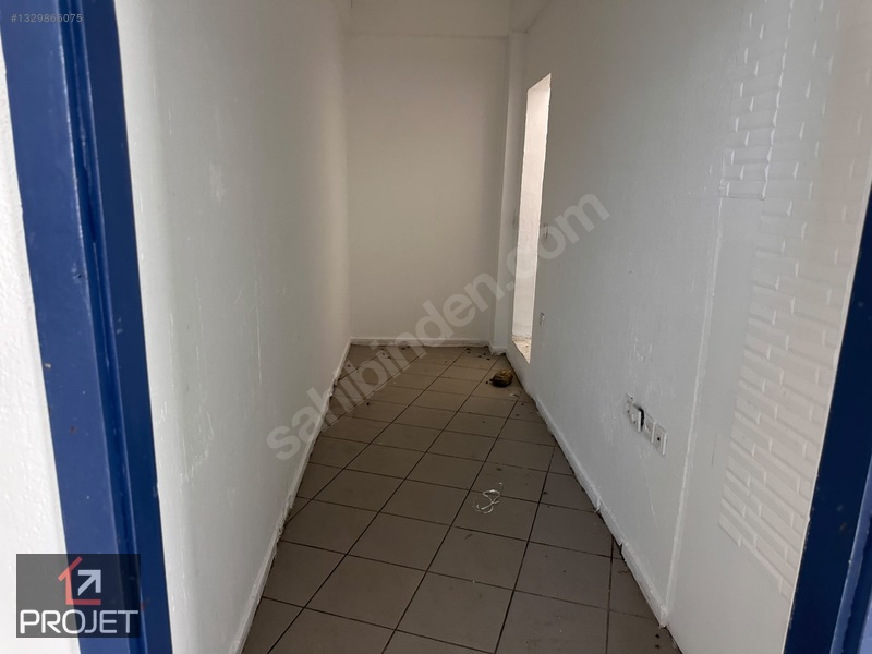 Merkez Çarşı'da 2 Katlı Kiralık Köşe Dükkan — fotoğraf 4