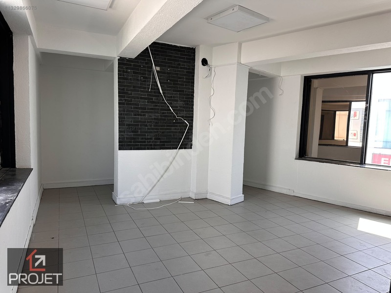 Merkez Çarşı'da 2 Katlı Kiralık Köşe Dükkan — fotoğraf 7