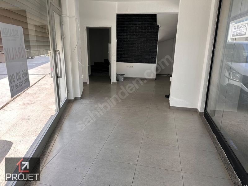 Merkez Çarşı'da 2 Katlı Kiralık Köşe Dükkan — fotoğraf 8