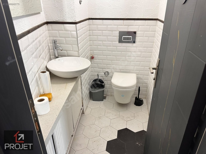 Merkez Çarşı'da 2 Katlı Kiralık Köşe Dükkan — fotoğraf 15