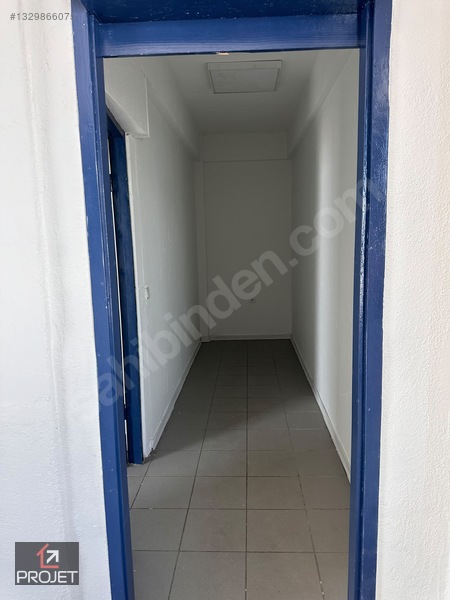 Merkez Çarşı'da 2 Katlı Kiralık Köşe Dükkan — fotoğraf 16
