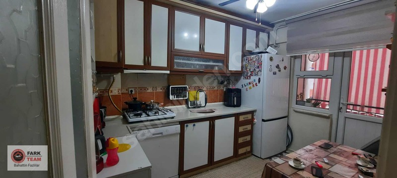 Manisa Yunusemre Yeni Mahalle Cadde Üzerinde 3+1 Satılık Daire — fotoğraf 6