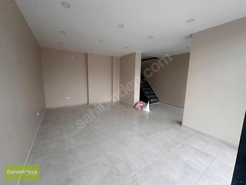 Hayatpark Site Altında Asma Katlı 110 Mt2 Dükkan — fotoğraf 2