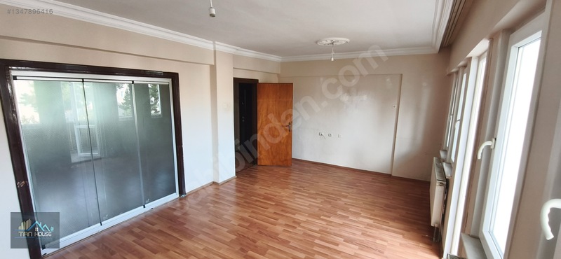 Tan Emlaktan Ara Kat Kiralık 3+1 Daire — fotoğraf 4