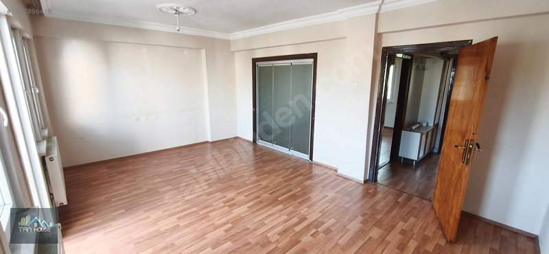 Tan Emlaktan Ara Kat Kiralık 3+1 Daire — fotoğraf 5