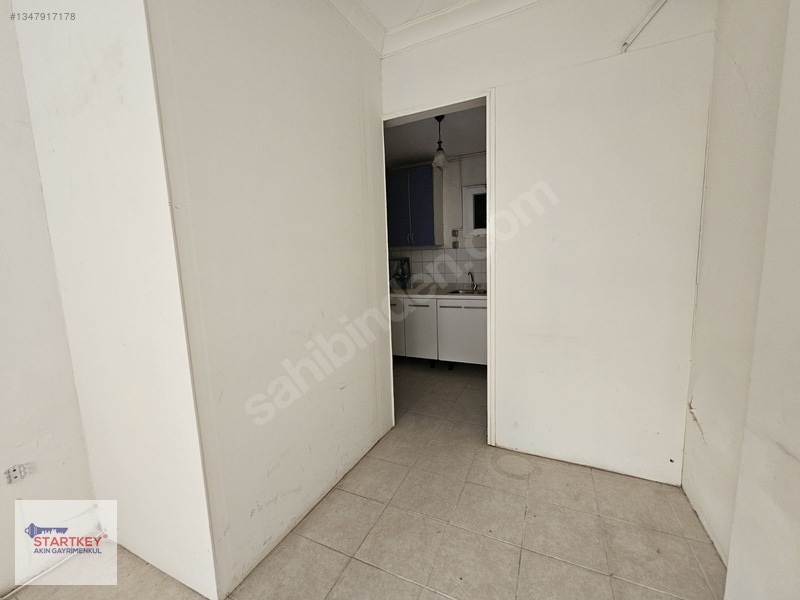 Karşıyaka Anadolu Cad. Paraleli Batar Katlı 24m2 Kiralık Dükkan — fotoğraf 4