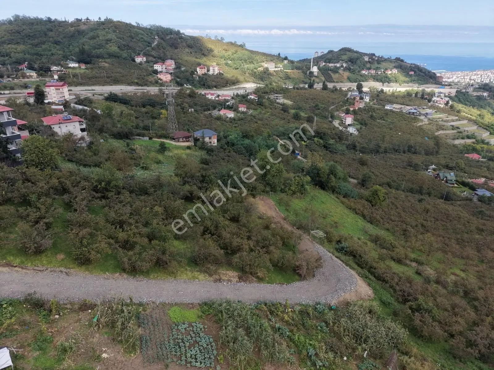 Trabzon Ortahisar Uğurlu'da Deniz Manzaralı Satılık Tarla — fotoğraf 4