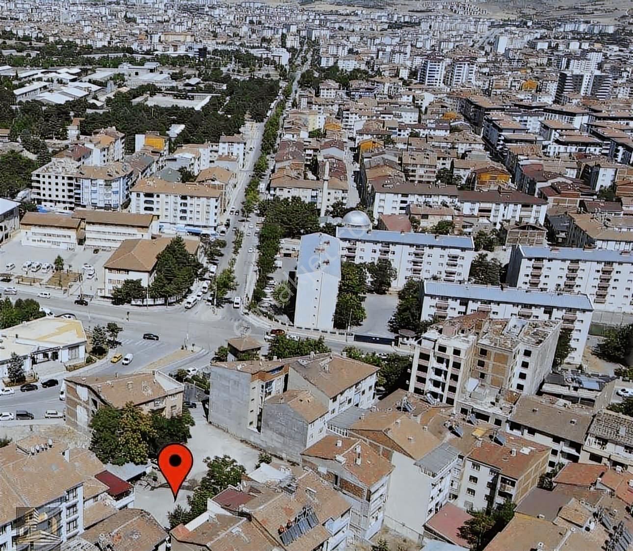 İcadiye Merkezde Satılık 1024 M² Ticari+Konut İmarlı Müstakil