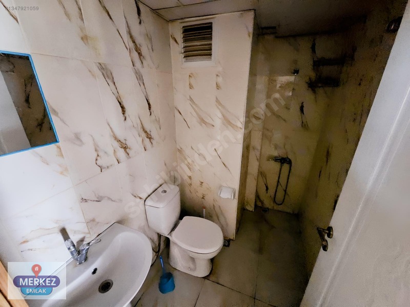 Sütlüce'de 1+1 Cuma Pazarın Sokağında Yatırımlık İskanlı — fotoğraf 7