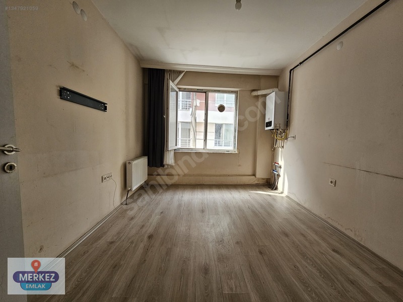 Sütlüce'de 1+1 Cuma Pazarın Sokağında Yatırımlık İskanlı — fotoğraf 8
