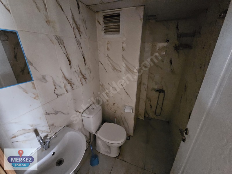 Sütlüce'de 1+1 Cuma Pazarın Sokağında Yatırımlık İskanlı — fotoğraf 16