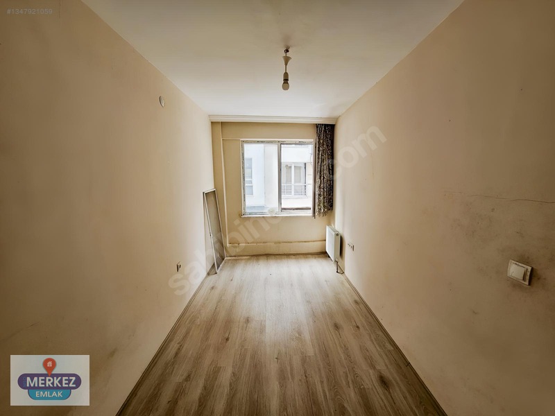 Sütlüce'de 1+1 Cuma Pazarın Sokağında Yatırımlık İskanlı — fotoğraf 21