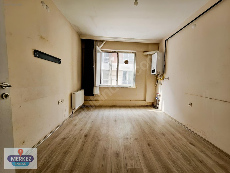 Sütlüce'de 1+1 Cuma Pazarın Sokağında Yatırımlık İskanlı — fotoğraf 27