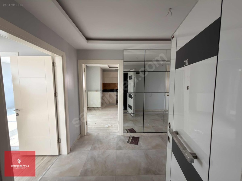 Prestij'den Bulvar Üstü Göl Manzaralı Kiralık 5+1 Dubleks — fotoğraf 2