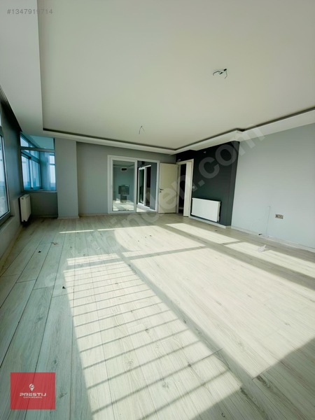 Prestij'den Bulvar Üstü Göl Manzaralı Kiralık 5+1 Dubleks — fotoğraf 7