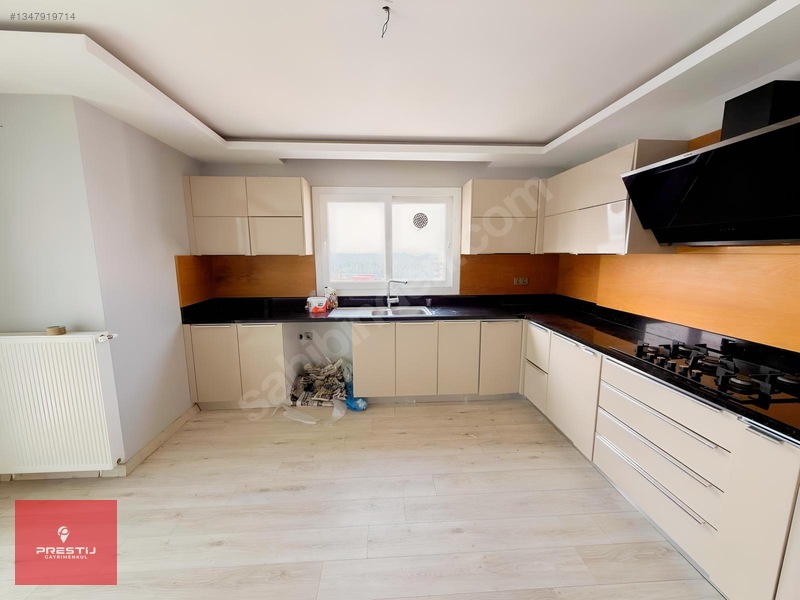 Prestij'den Bulvar Üstü Göl Manzaralı Kiralık 5+1 Dubleks — fotoğraf 13