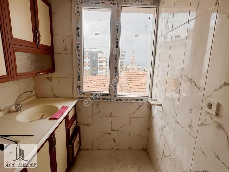 Eşrefpaşada Yenilenmiş 3 Katlı Acil Satılık Müstakil Ev — fotoğraf 9