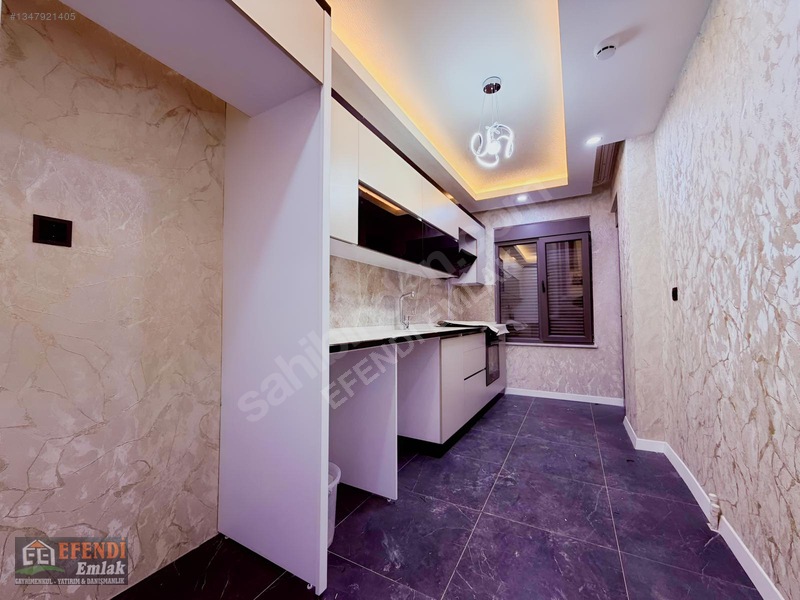 Havuzlu Site İçinde 3+1 Yüksek Giriş Cam Balkonlu — fotoğraf 2