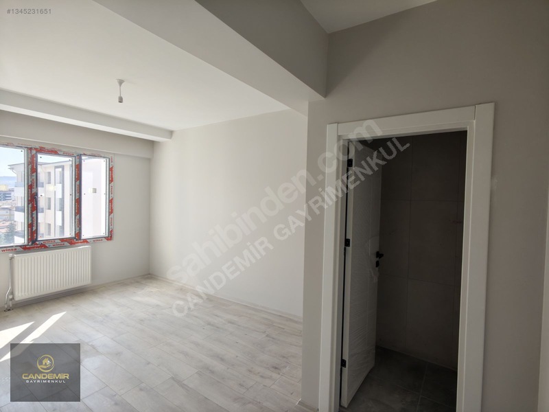 Malatya Caddesinde Merkezi Lokasyonda Kiralık 3+1 Arakat Daire — fotoğraf 19