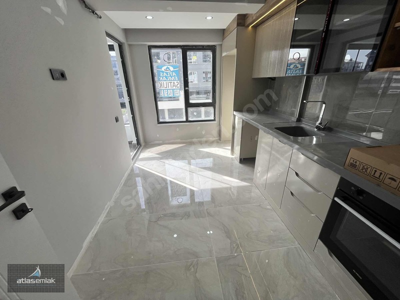 Atlas'tan Sporkent'te Çift Banyolu Otoparklı 2+1 Satılık Daire — fotoğraf 3