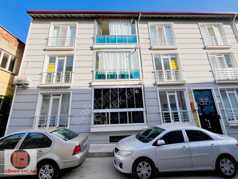 Çömek Emlaktan Şehir Merkezinde Ara Kat 160 M2 Satılık 3+1 Daire — fotoğraf 2