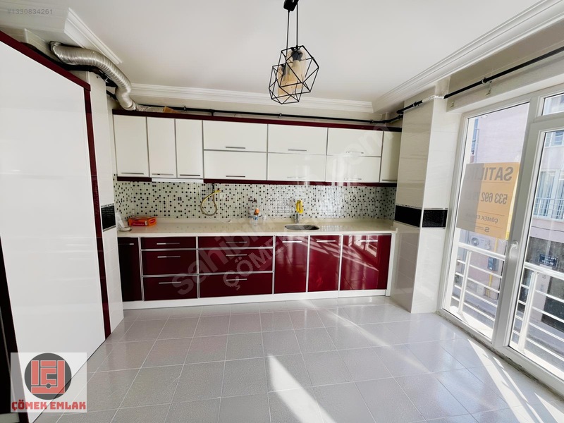 Çömek Emlaktan Şehir Merkezinde Ara Kat 160 M2 Satılık 3+1 Daire — fotoğraf 7