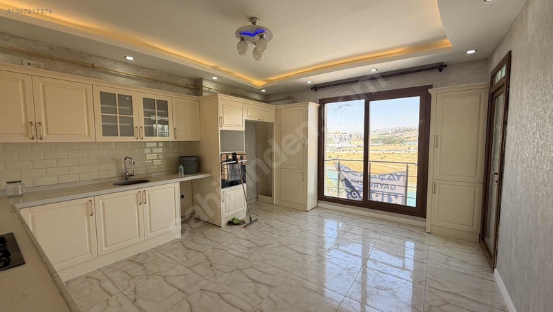 Özbadıllı Emlaktan 4+1 Exsen Yapıda Her Katta Tek Daire — fotoğraf 6