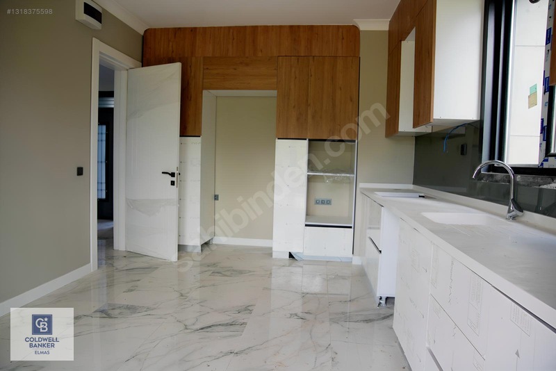 Yeni Bağlıca'da Teraslı 5+1 Yapılı Ve Sıfır Müstakil Villa — fotoğraf 11