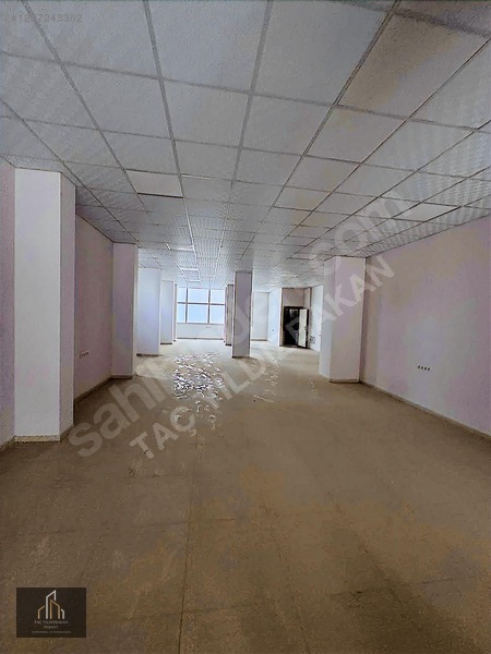 Konak Mevkide Ana Cadde Üzerinde 170 M2 Kiralık Dükkan — fotoğraf 8
