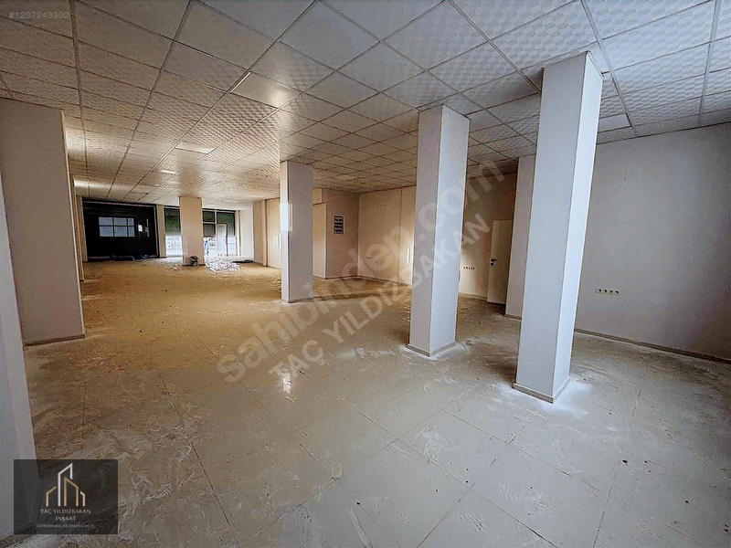 Konak Mevkide Ana Cadde Üzerinde 170 M2 Kiralık Dükkan — fotoğraf 12