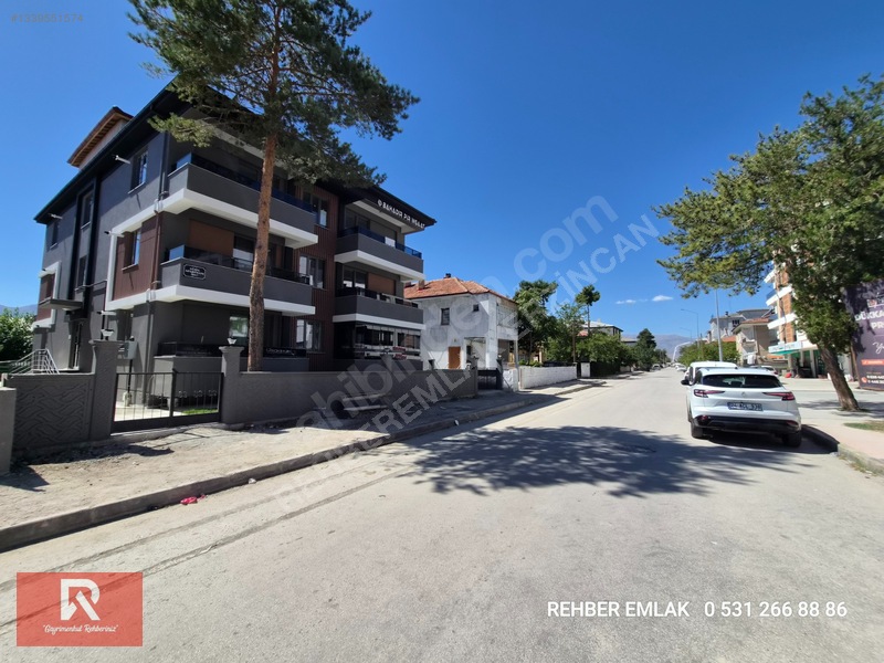 Rehber Emlak'tan Şehir Merkezinde 1+1 Sıfır Daire Balkonlu 61 M2 — fotoğraf 3