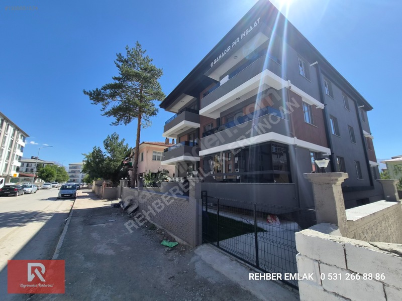 Rehber Emlak'tan Şehir Merkezinde 1+1 Sıfır Daire Balkonlu 61 M2 — fotoğraf 4