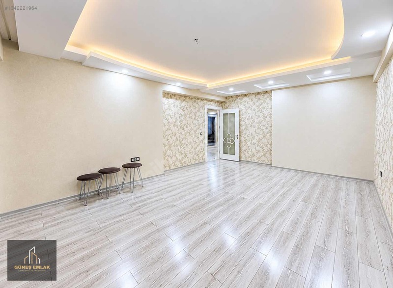 Winston Awm Karşısı Acil Satılık 4,5+1 Daire — fotoğraf 4