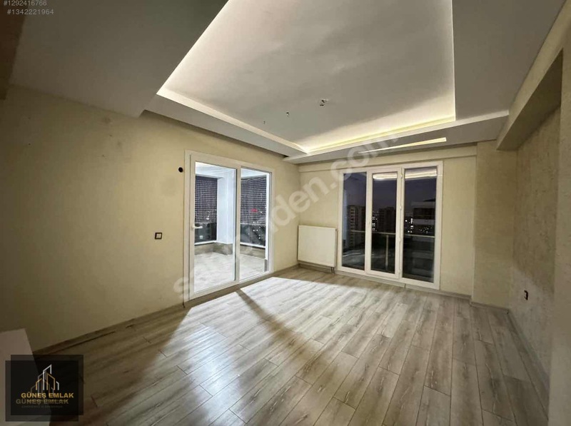 Winston Awm Karşısı Acil Satılık 4,5+1 Daire — fotoğraf 6
