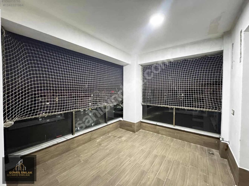 Winston Awm Karşısı Acil Satılık 4,5+1 Daire — fotoğraf 8