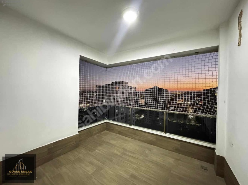 Winston Awm Karşısı Acil Satılık 4,5+1 Daire — fotoğraf 13