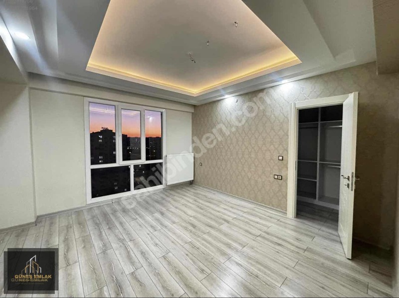Winston Awm Karşısı Acil Satılık 4,5+1 Daire — fotoğraf 16