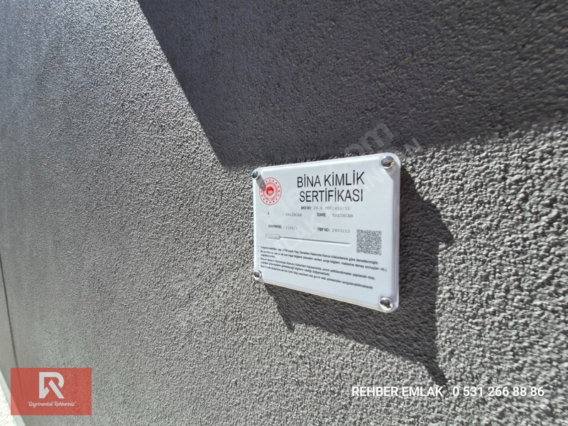 Rehber Emlak Şehir Merkezde Kiralık 1+1sıfır Daire Balkonlu 61m2 — fotoğraf 4