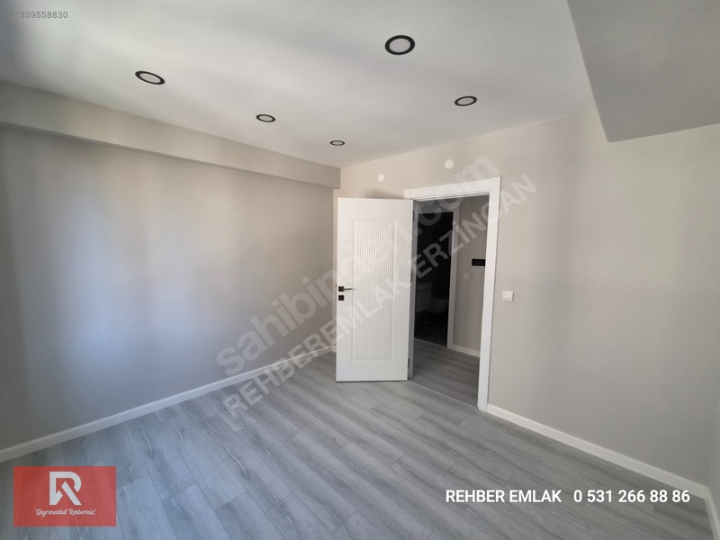 Rehber Emlak Şehir Merkezde Kiralık 1+1sıfır Daire Balkonlu 61m2 — fotoğraf 10