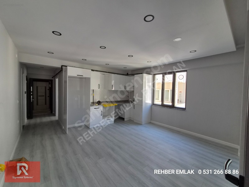 Rehber Emlak Şehir Merkezde Kiralık 1+1sıfır Daire Balkonlu 61m2 — fotoğraf 14