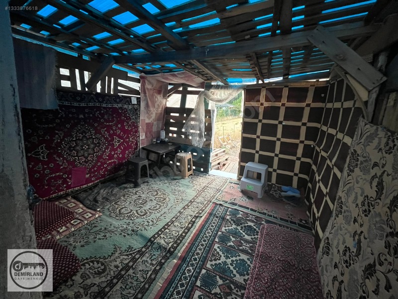 Demirland'dan "acil" Satılık Merkeze Yakın 170m² Hisseli Bahçe — fotoğraf 4