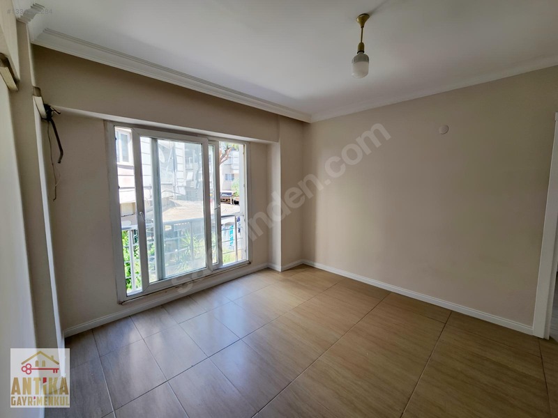 Antika Gayrimenkul'den Yeni Mahallede Kiralık Arakat Daire — fotoğraf 3