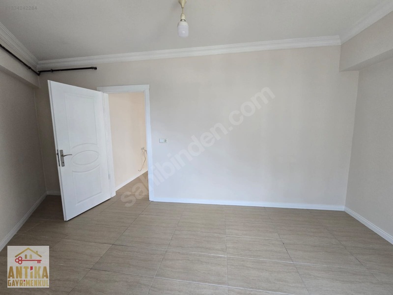 Antika Gayrimenkul'den Yeni Mahallede Kiralık Arakat Daire — fotoğraf 9