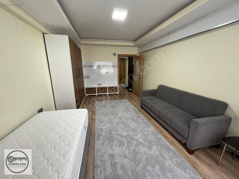 Demirland'dan Satılık Mecidiye'de Çarşıya Yakın 1+0 Daire+depo — fotoğraf 2