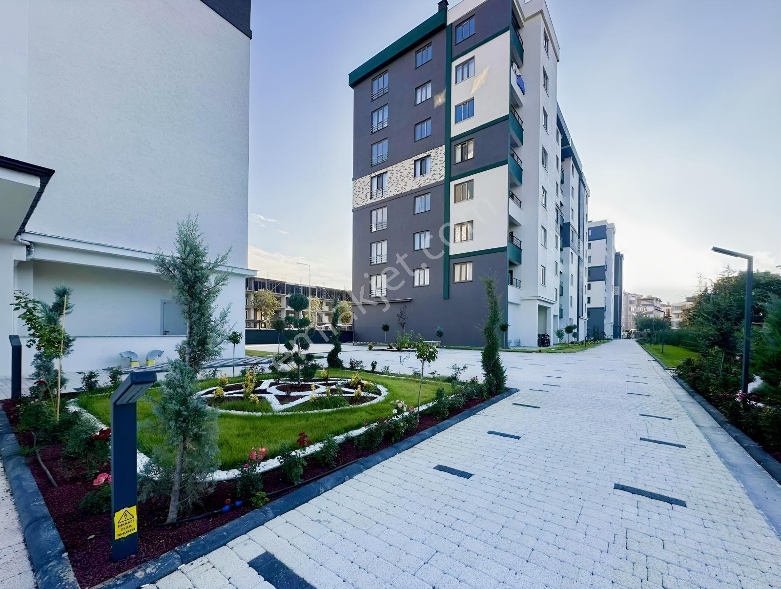 ''uluırmak Mahallesi Site İçi Sıfır 3+1 Daire'' — fotoğraf 15