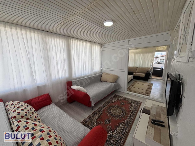 Bulut Emlak; Sahile Yakın Tranvay Altında Eşyalı 2+1 — fotoğraf 15