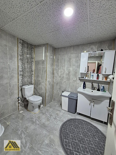 Pazar Sokağında Köşe 2+1 95 M2 Ebevyen Banyolu — fotoğraf 28