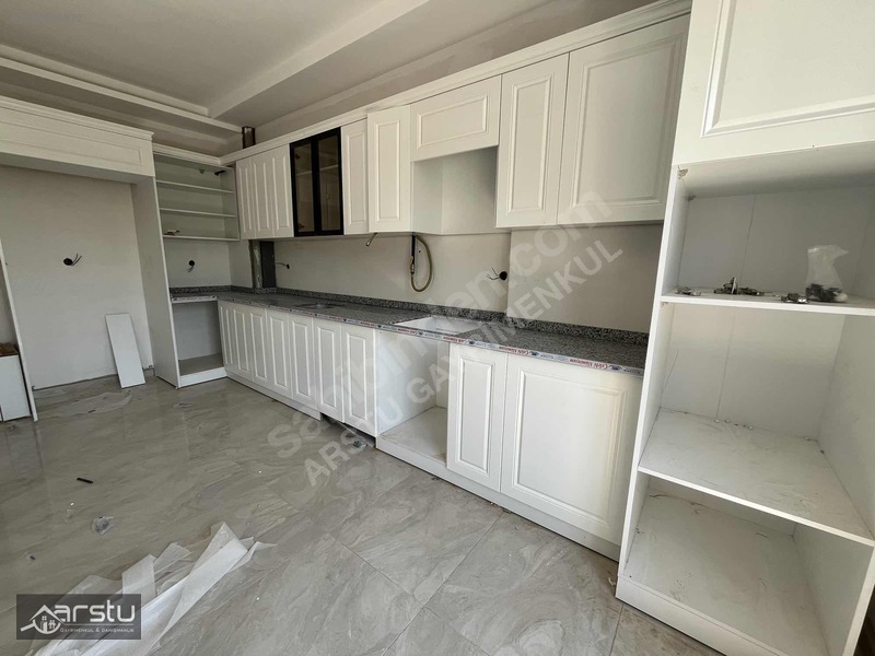 Arstu Gm. Haliseden Altınşehirde Kiralık Sıfır 4+1 — fotoğraf 4